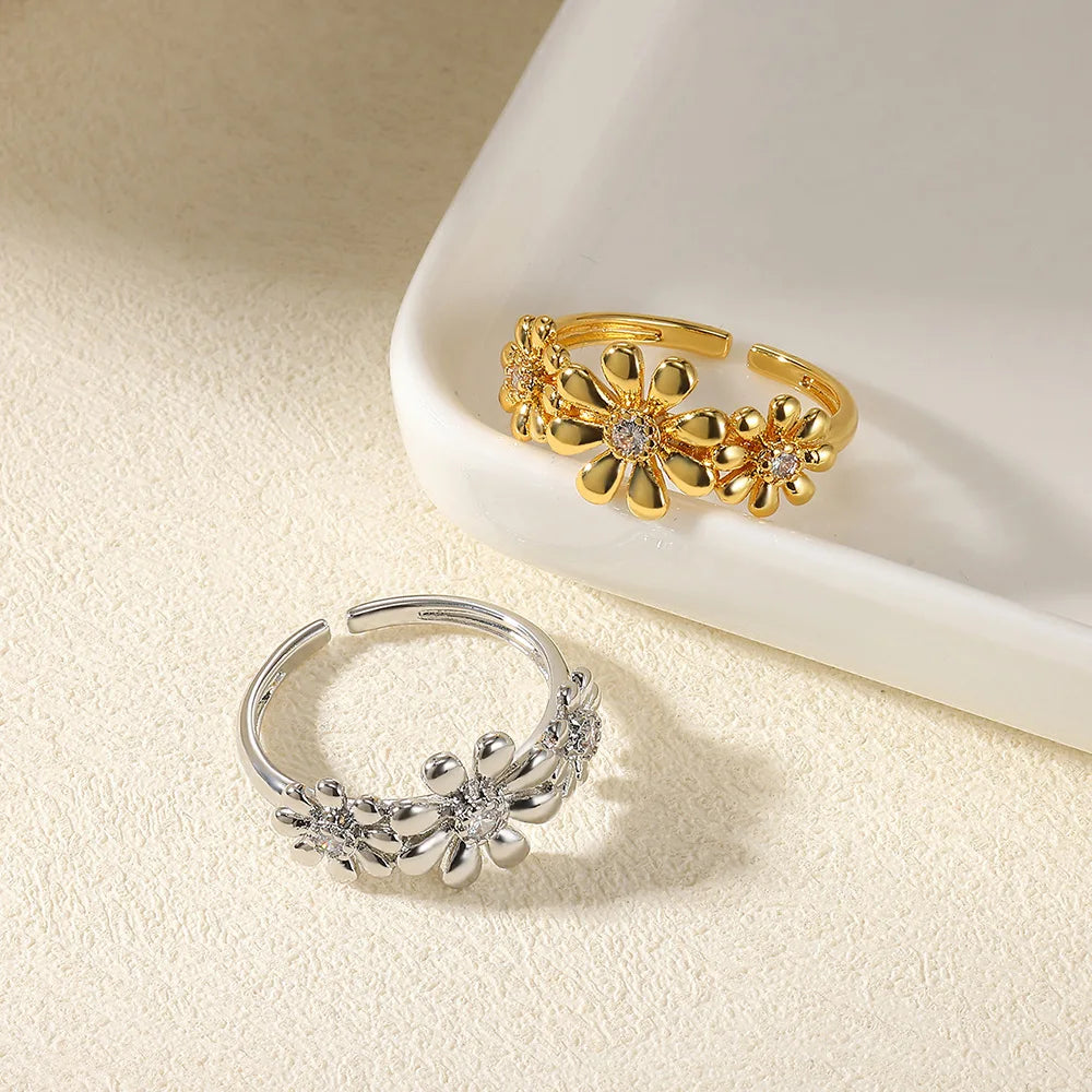 Dainty Daisy Flower Ring with Zircon — Adjustable Gold Ring