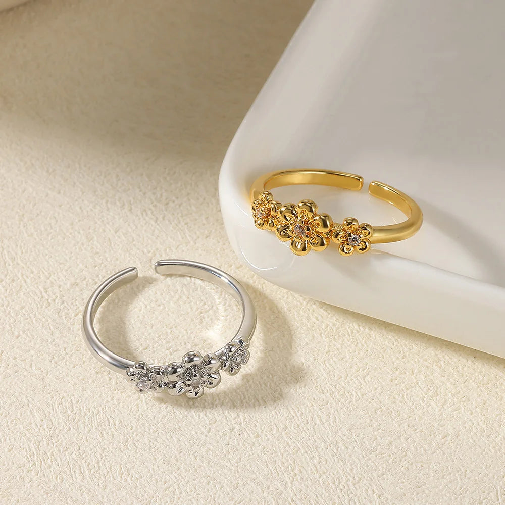 Dainty Daisy Flower Ring with Zircon — Adjustable Gold Ring