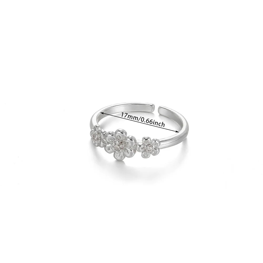 Dainty Daisy Flower Ring with Zircon — Adjustable Gold Ring